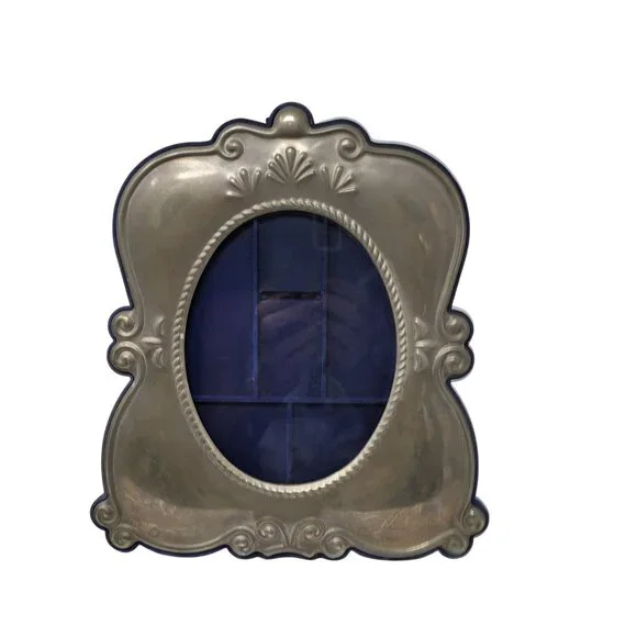 Vtg Ornate Silver-Plated Picture Frames Blue Velvet Easel Back‎ Oval 5x7 Set